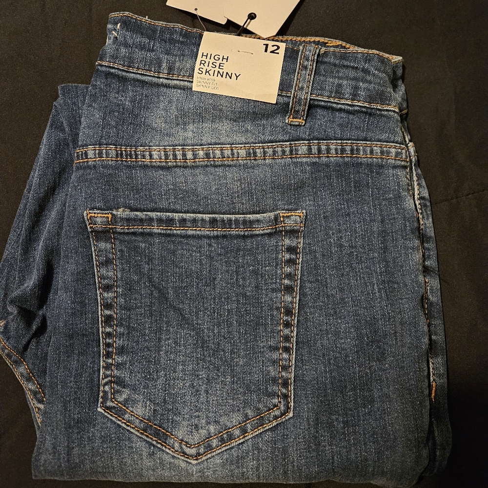 Forever 21 - High Rise Skinny Jean - Size 12